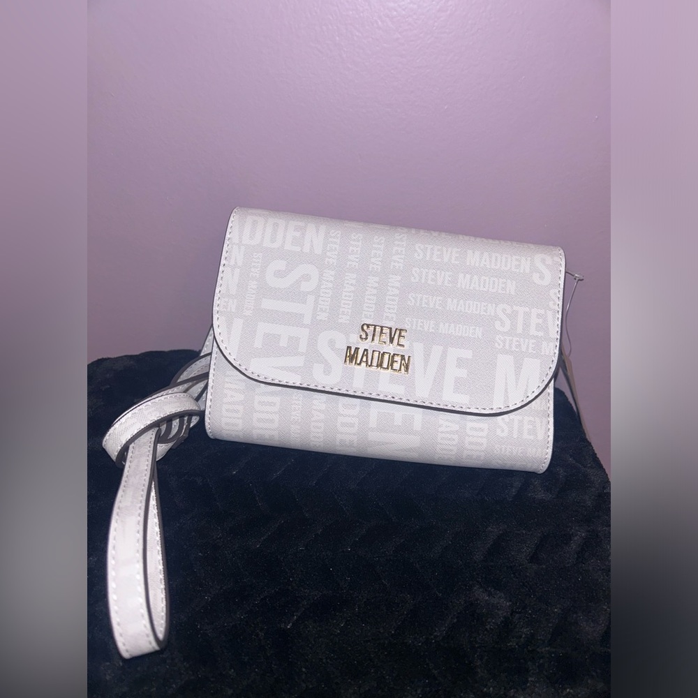 Steve Madden- White Blynn Purse